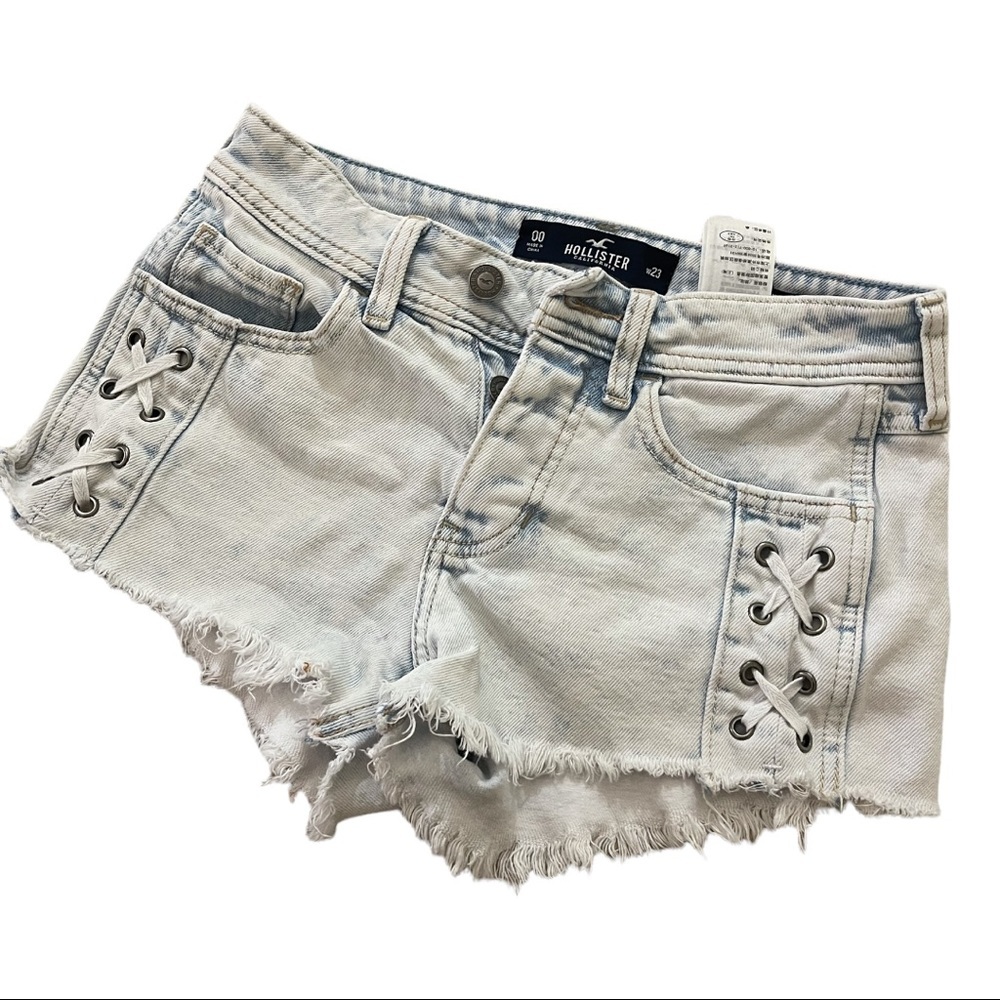 Hollister boyfriend  button up cut-off shorts